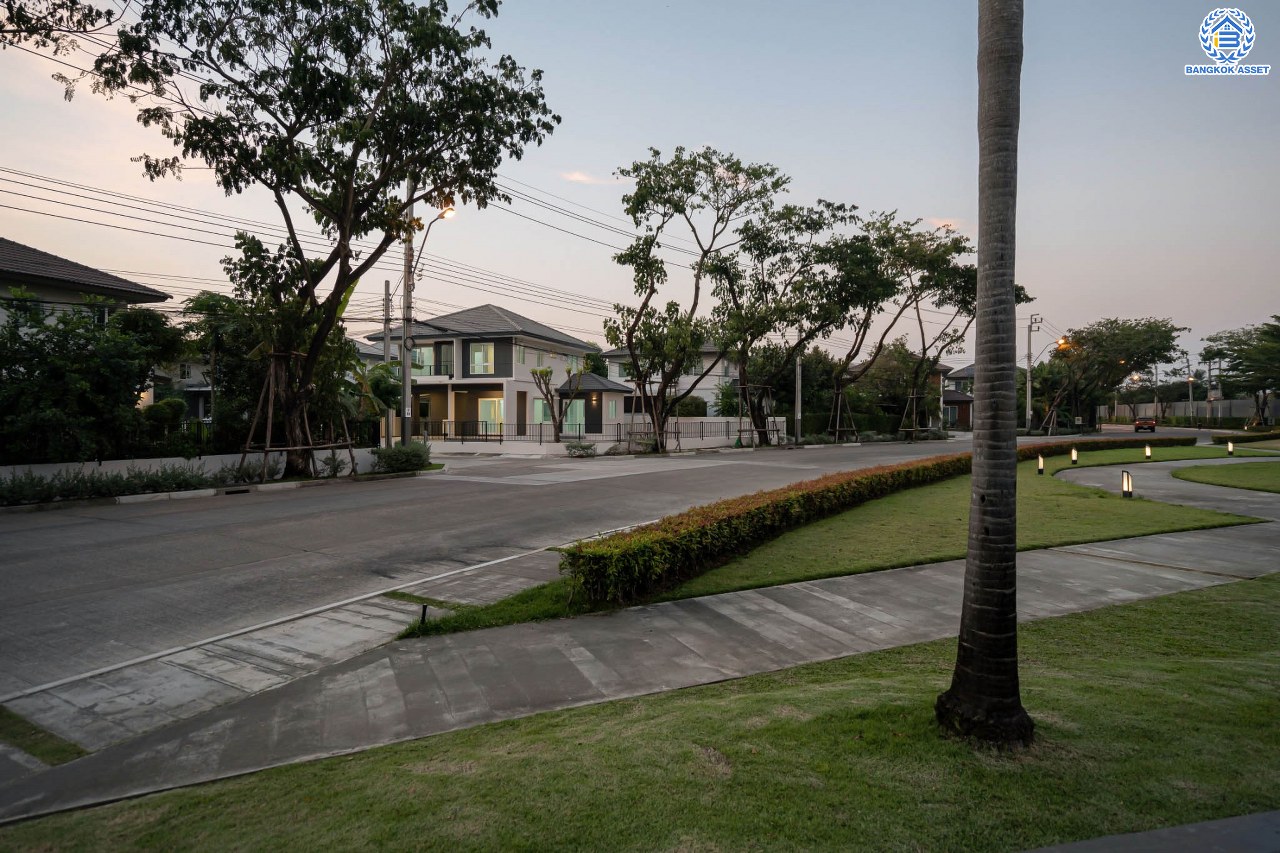 บ้านเดี่ยวมือสองนนทบุรี โครงการ ชัยพฤกษ์ ปิ่นเกล้า-กาญจนาฯ ถนนเมน วิวสวย หลังมุม จากแบรนด์คุณภาพ LH เนื้อที่ 75.8 ตร.ว. ฟังก์ชัน 3 ห้องนอน 3 ห้องน้ำ 1 ห้องอเนกประสงค์ จอดรถได้ 2 คัน บนทำเลศักยภาพ ใกล้เซ็นทรัลเวสต์เกต ทางด่วน "กาญจนาภิเษก" รถไฟฟ้าสายสีม่วง "สถานีตลาดบางใหญ่"